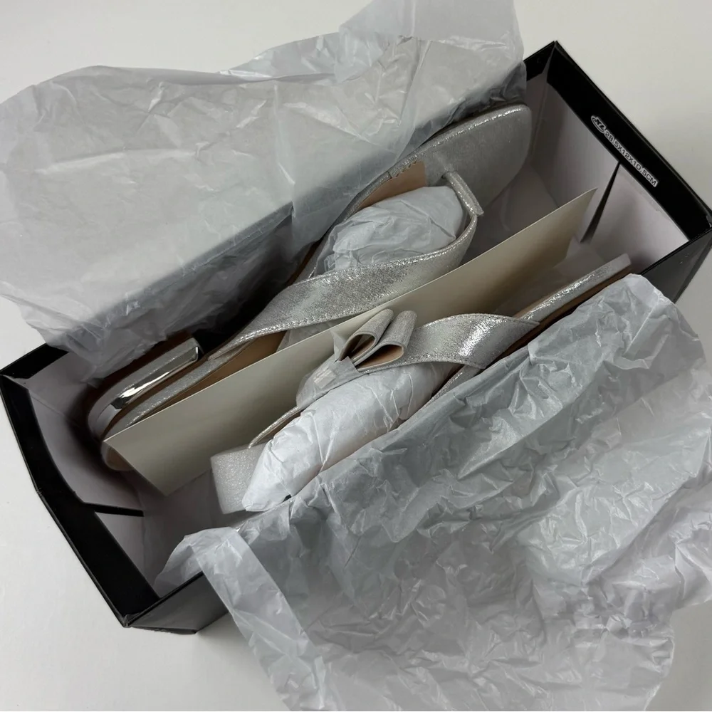 Jones New York Verdanta Slide Sandal Womens 7.5M Silver Slip On Low Heel NEW